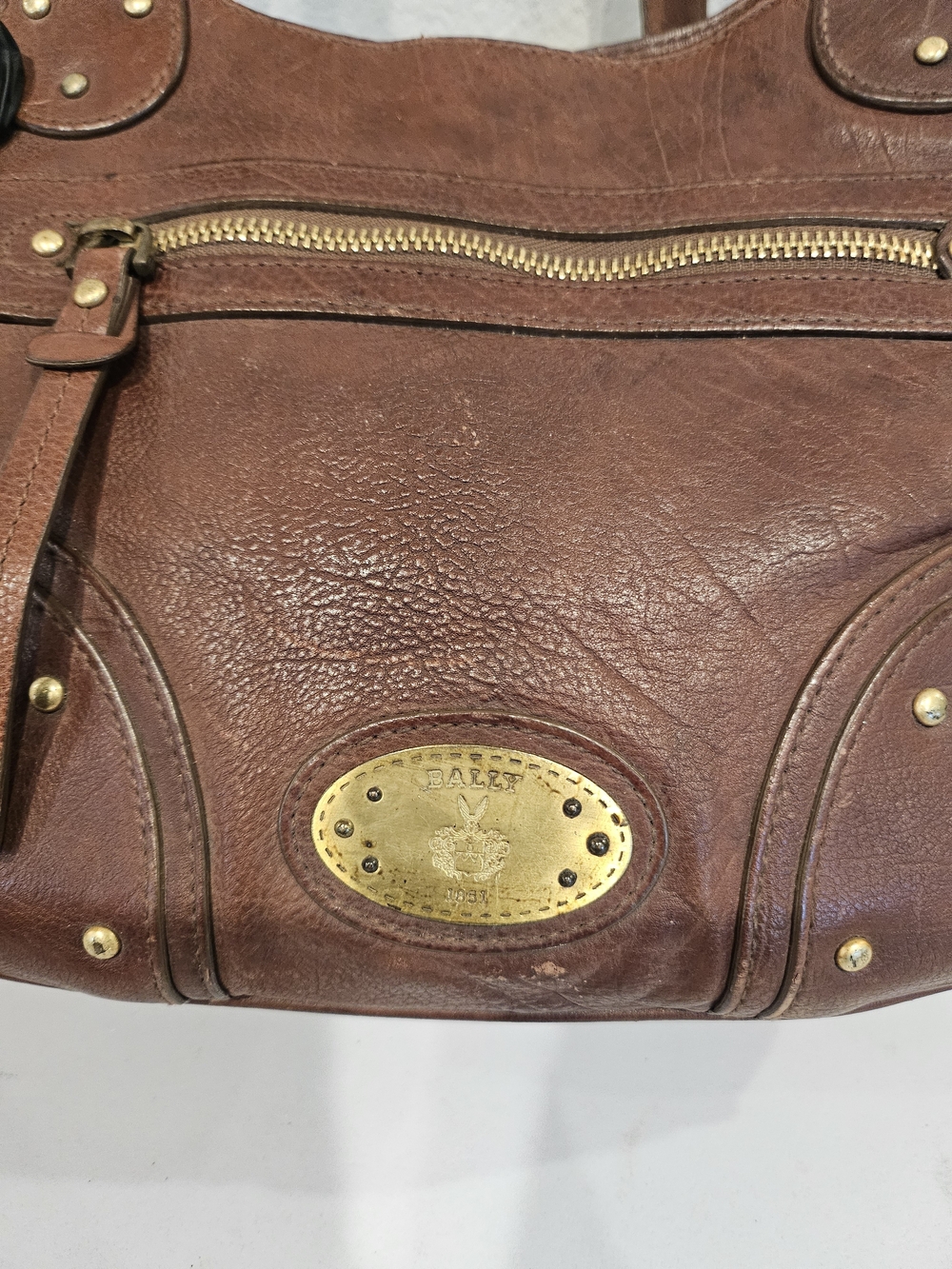 Bally Vintage Leather Shoulder Bag - Picture 10 of 11